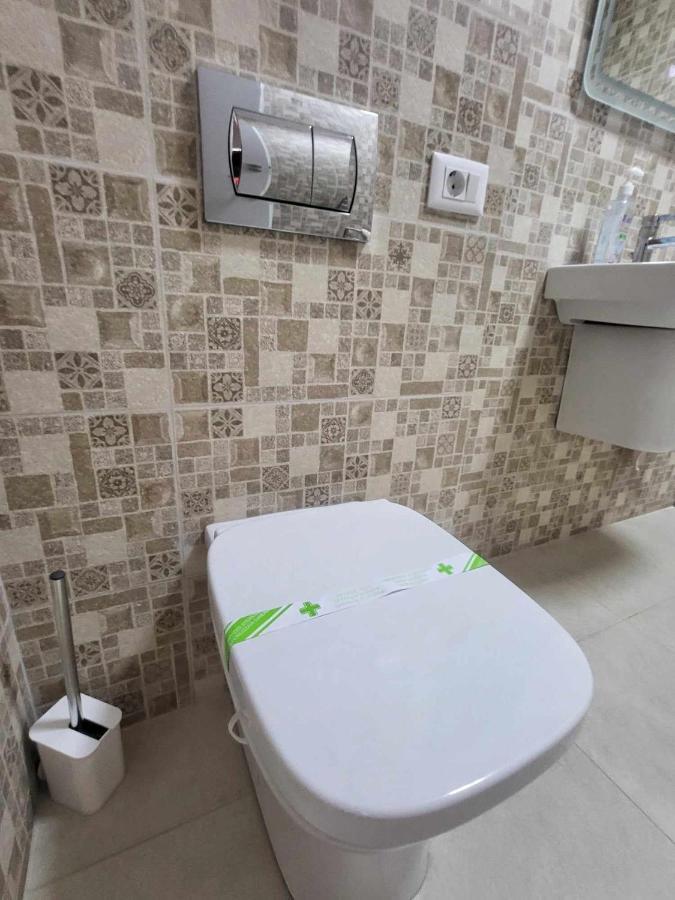 Sika Sunny Garden Apartment Arad Buitenkant foto