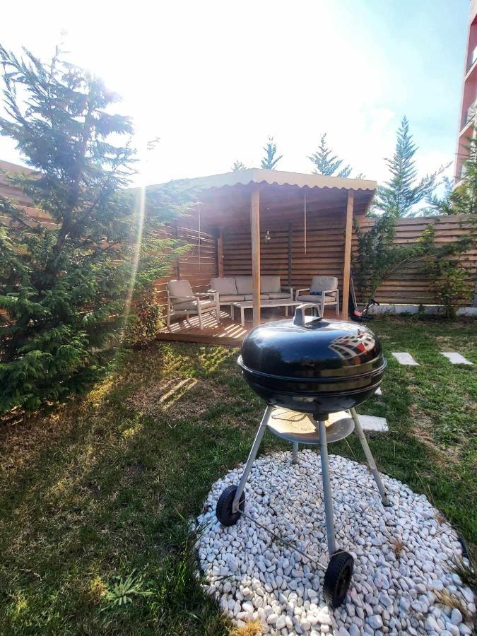 Sika Sunny Garden Apartment Arad Buitenkant foto